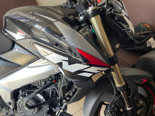 Vendo Ns 400z Con Detalle Estético Nada Que Afecte
