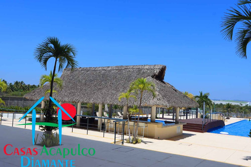 Cad Aura A 008. Funcional Y Acogedor, Con Balcón Y Acceso A Club De Playa En La Mejor Zona De Acapulco