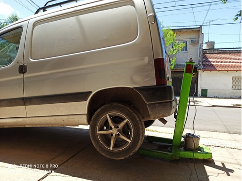 Elevador De Auto  Camioneta Eléctrico Espacio Reducido Unico