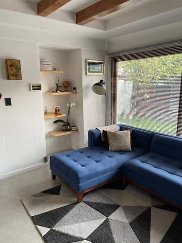 Imagen 5 de 15 de Estupenda Casa Remodelada En Pasaje Cerrado