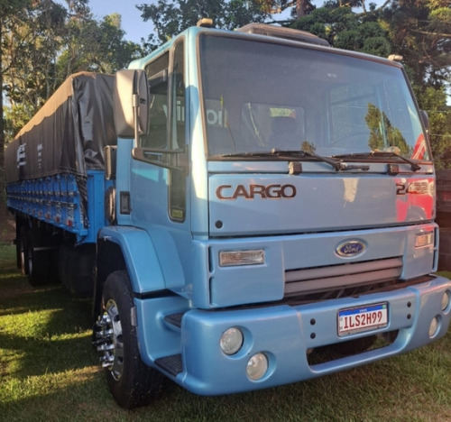 Cargo 2422 E 3-eixos Graneleiro