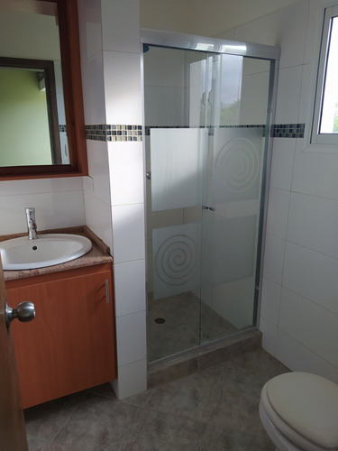 Imagen 10 de 14 de Re/max 2mil Vende Cómodo Y Atractivo Townhouse En Urb. Brisas De San Miguel - Isla De Margarita