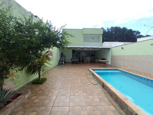 Vende-se Sobrado Com 142m² No Bairro Parque Dos Pinus Em Ribeirão Preto-sp, Com 2 Dormitórios (sendo 1 Suíte), Com 4 Vagas De Garagem, Área De Lazer - Ca00248 - 69011201
