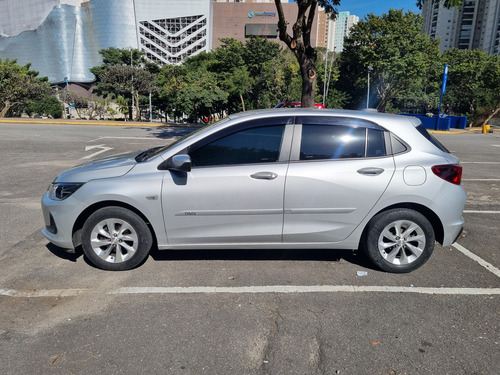 Chevrolet Onix Onix 1.0 Turbo Flex Plus LT Manual