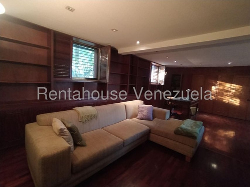 Casa En Venta En Prados Del Este Calle Cerrada Tres Niveles