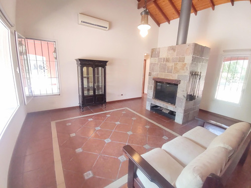 Casa De 4 Dormitorios En Barrio Privado San Joaquín, Exaltación De La Cruz