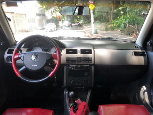 Volkswagen Parati 1.0 16v Turbo Crossover 5p