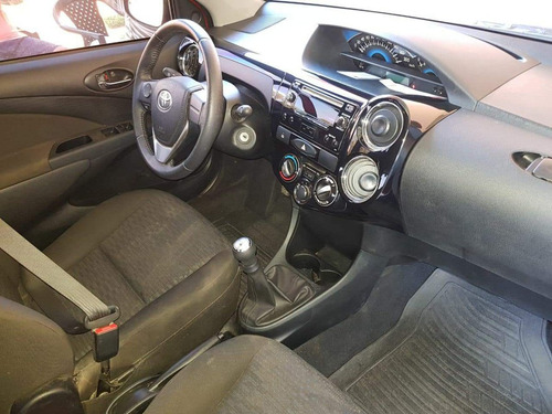 Toyota Etios 5puertas Polarizado Full