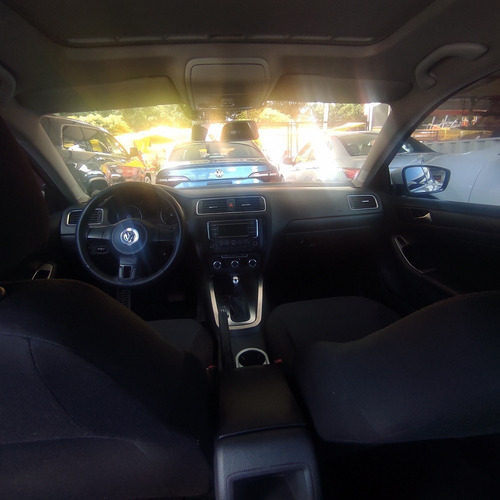 Imagen 12 de 14 de Volkswagen Jetta Mkvi Style Active 2013