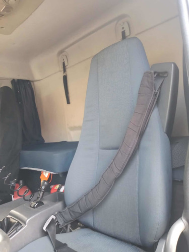 Imagem 12 de 14 de Volvo Vm 270