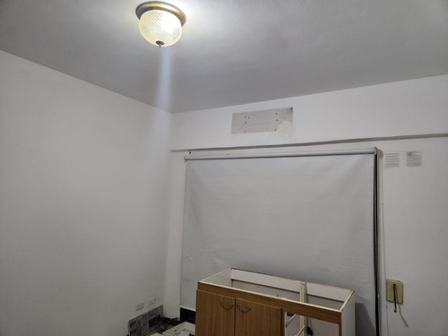 Alquiler 2 Ambientes Almagro Hospital Italiano - Potosi Al 4400 -