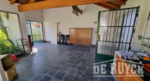 Chalet En Venta En Quilmes Oeste