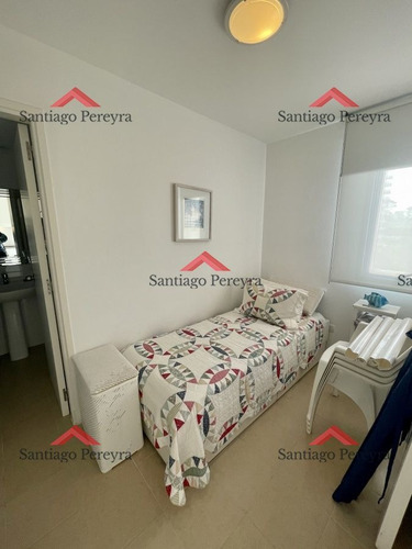 Imagen 10 de 25 de Amplio Apartamento De 3 Dormitorios + Dependencia A 100 Metros Del Mar