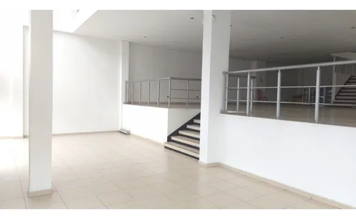 Edificio En Arriendo, Zona Comercial, Restrepo