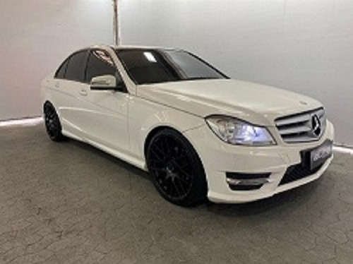 Imagem 3 de 6 de Mercedes C180