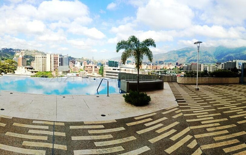 Ss: Vende Apartamento 23-15207 En Lomas De Las Mercedes De 205 M2, 3h/4b/4pe