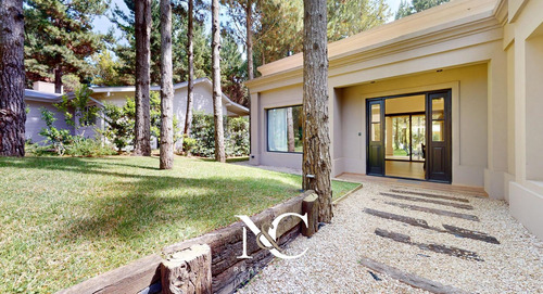 Casa En Venta En Costa Esmeralda, Barrio Senderos Iv