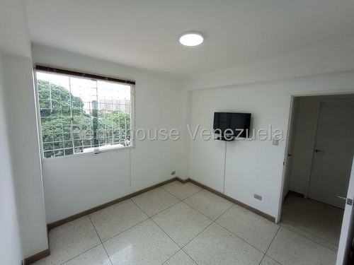 Se Vende Apartamento En El Paraiso 25-23520
