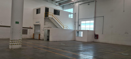 Bodega En Renta De 1,500 M2 En Tultepec