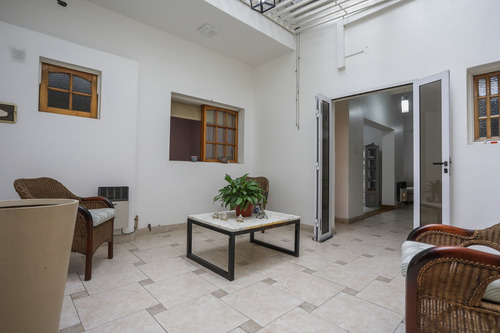 Departamento Ph En Venta En Monte Castro, Capital Federal, Buenos Aires