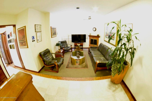 Vendo Comercial En Santa Barbara(bogota) Mls 21-159