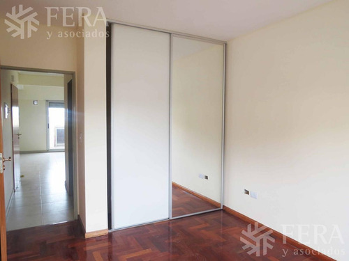 Imagen 2 de 10 de Venta De Departamento 2 Ambientes En Sarandi (24182)