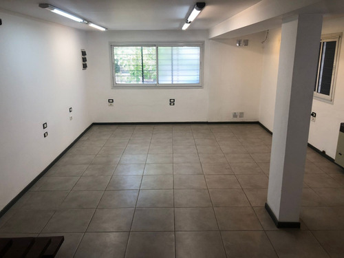 Imagen 13 de 30 de Oficinas Y Galpón Comercial Imperdible!!! Barrio San Martin Obispo Clara 163!!