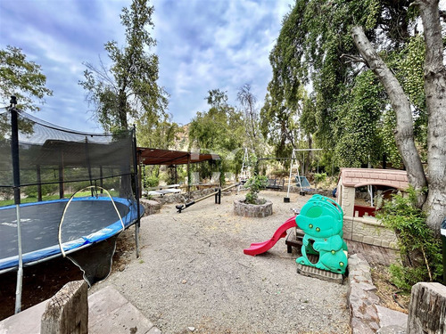 Casa En Venta De 2 Dorm. En Colina