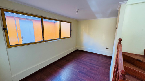 Se Vende Amplia Casa Sector Las Torres 4 Dorm Regularizada