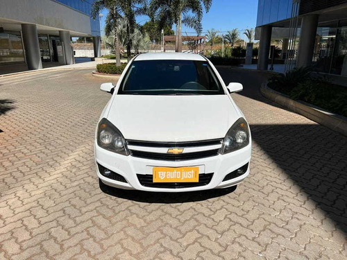 Imagem 2 de 15 de Chevrolet Vectra Hatch Gt-x 2.0 8v 4p 2011