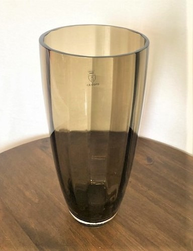 Imagem 2 de 4 de Vaso Cristal Preto Ondulado