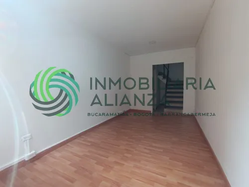 Local En Arriendo En Antonia Santos. Cod A13113