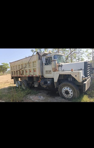 Volqueta Mack Año 79