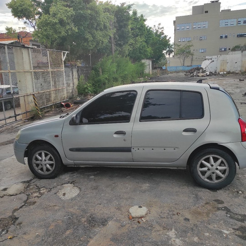 Imagem 1 de 10 de Renault Clio 2001 1.6 16v Rn 5p
