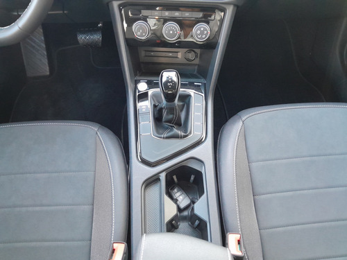 Volkswagen Taos 5p Comfortline Plus L4/1.4/T Aut