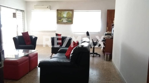 Imagen 6 de 18 de Liliana Martinez Remax Casa En Venta En Urb. Trigal Norte Cd 134343