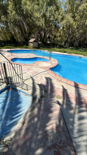 Parcela Con Piscina, 2 Hectáreas. Salón De Eventos