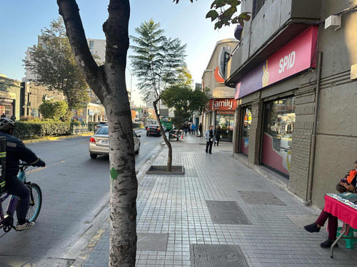 Local Comercial En La Mejor Ubicación De Irarrazabal