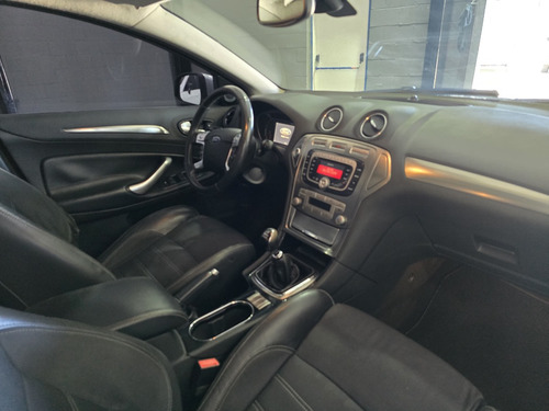 Ford Mondeo 2.5 Titanium M6