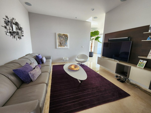 Imagen 14 de 18 de Moderna Casa En Condominio En Las Aguilas