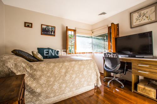 Casa En Venta San Carlos De Apoquindo / Paseo Los Domínicos