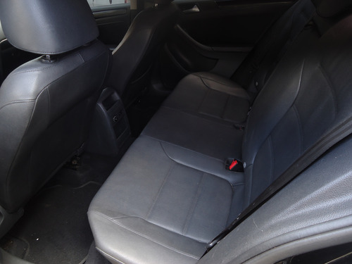 Volkswagen Jetta 2.0 Comfortline Flex 4p Automática