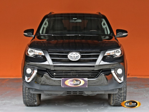 Imagem 2 de 14 de Hilux Sw4 7 Lugares