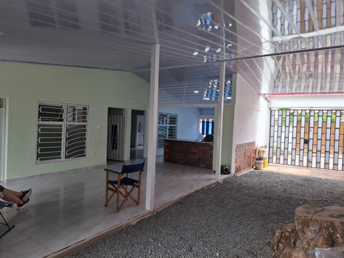 Venta De Casa Amplia En Villeta, Barrio San Jorge