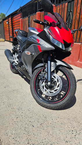 Yahama R15 V3