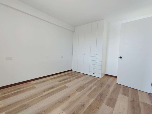 Casa Remodelada, Excelente Conexión 3d+3b+2e, Belloto Centro