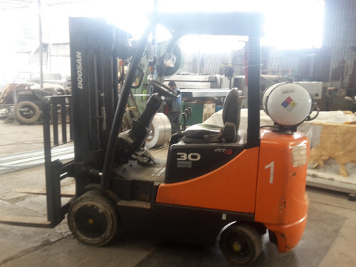 Imagen 1 de 7 de Montacargas 6000 Lbs 2015