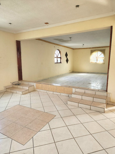 Lindisima Casa En Venta, 3 Niveles, Excelente Ubicación Sobre Esquina Valle Mezen, Valle De Aragón 3 Seccion