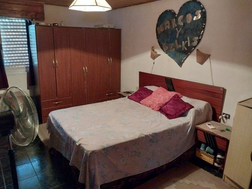Casa Multifamiliar En Venta, Jacarandá 1280, Villa Udaondo, Ituzaingó
