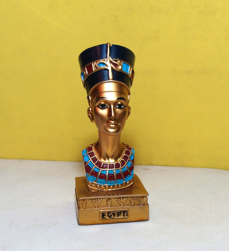 Busto De Nefertiti En Resina Dorada En Rosario